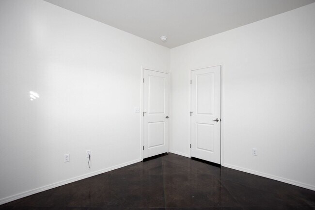 Building Photo - 5614 Gonzaga Ln