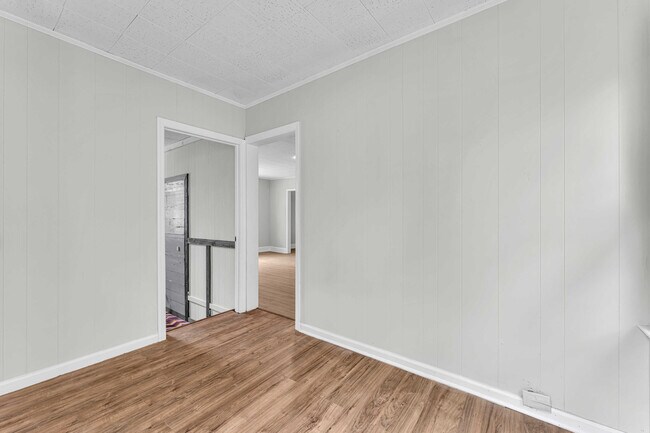 Building Photo - 647 N Delaware St