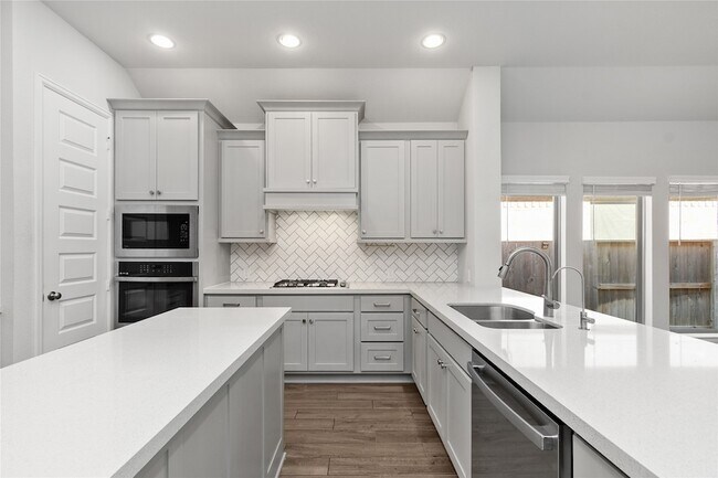 Building Photo - 5030 Morrison Dr