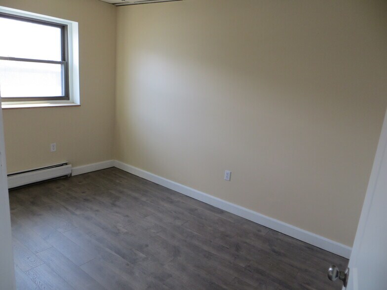 Building Photo - 45 Millbury St