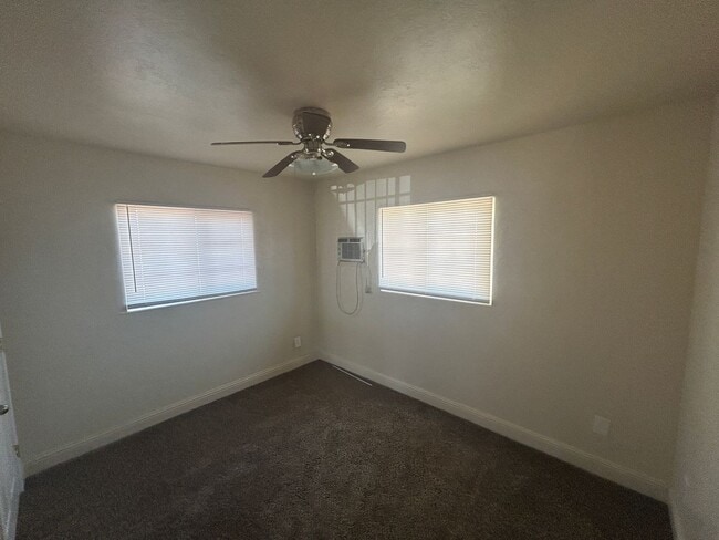Building Photo - Updated charm and space in this 2 bedroom ...