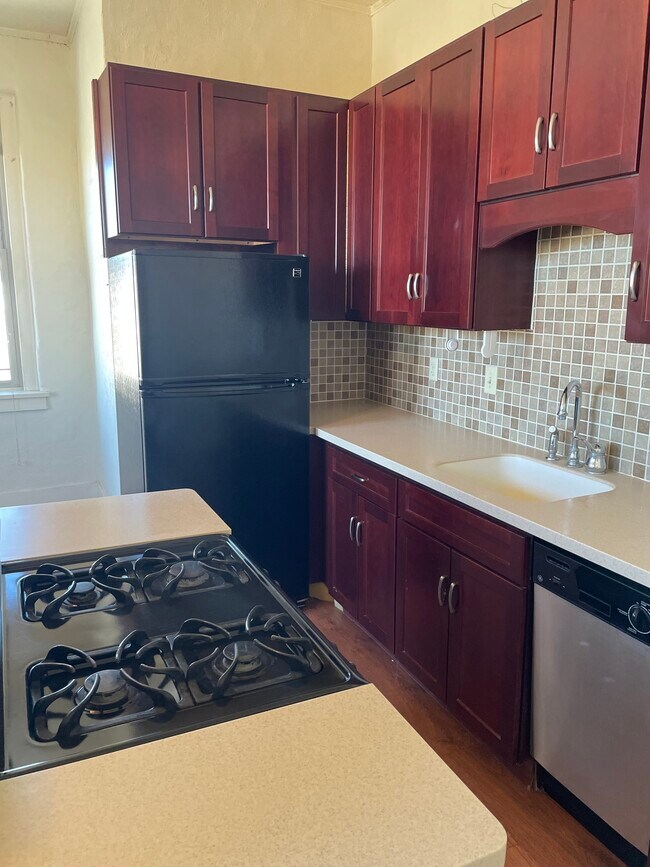 Building Photo - Sunflower Estate LLC