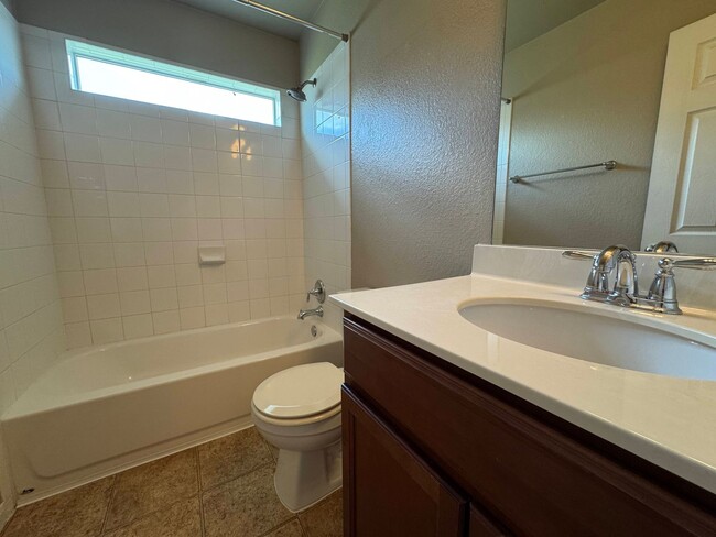 Building Photo - 7819 Woodbury Dr