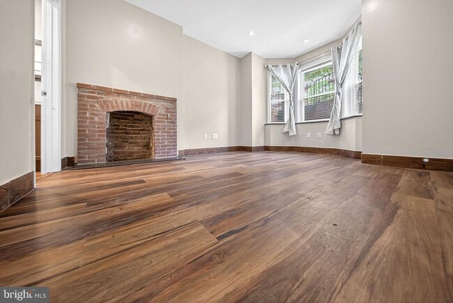 Building Photo - 817 6th St NW