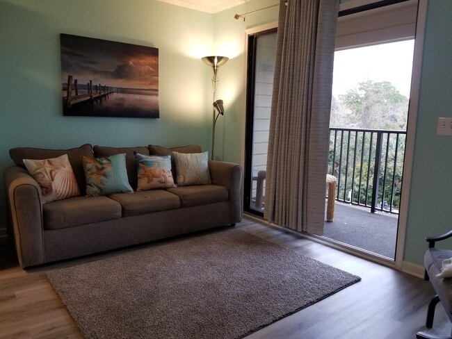 Building Photo - 40 Folly Field Rd