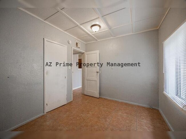 Building Photo - 7513 N 61st Ave