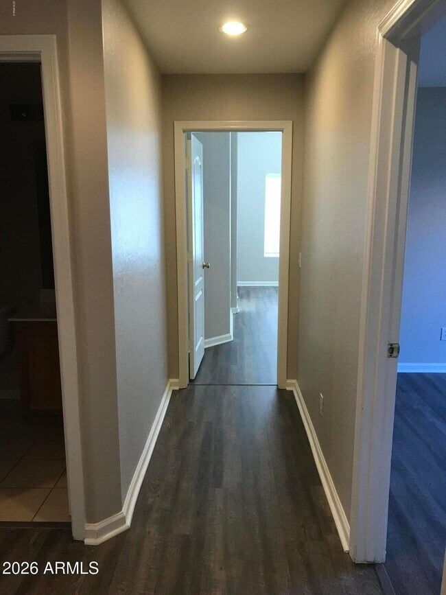 Building Photo - 5123 E Libby St