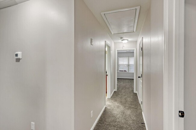 Building Photo - 219 Kickham Ln