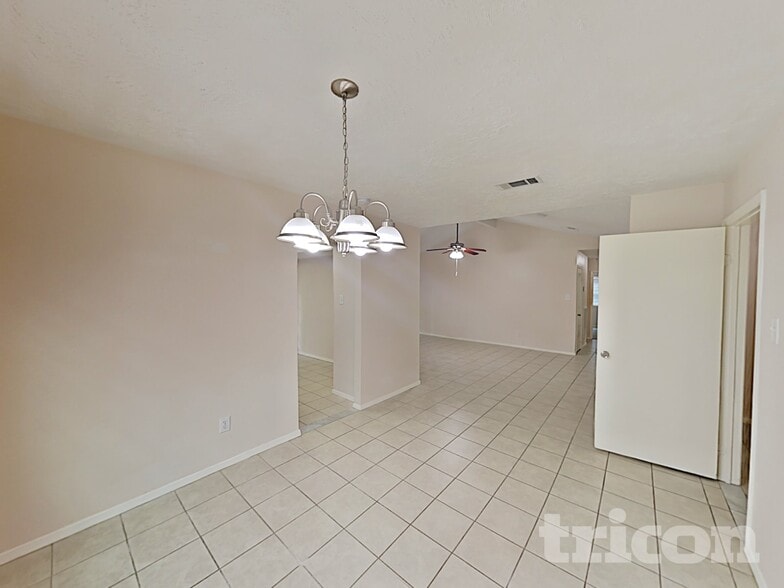 Building Photo - 8510 Sorrel Dr