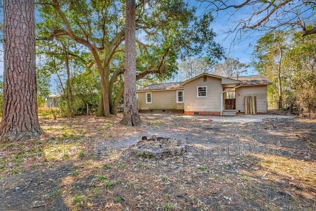 Building Photo - 848 Savage Rd