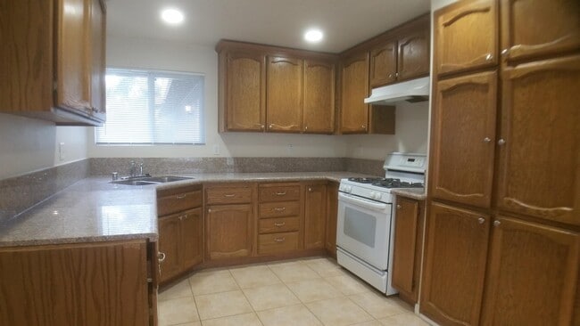 Primary Photo - 6217 Almond Ave