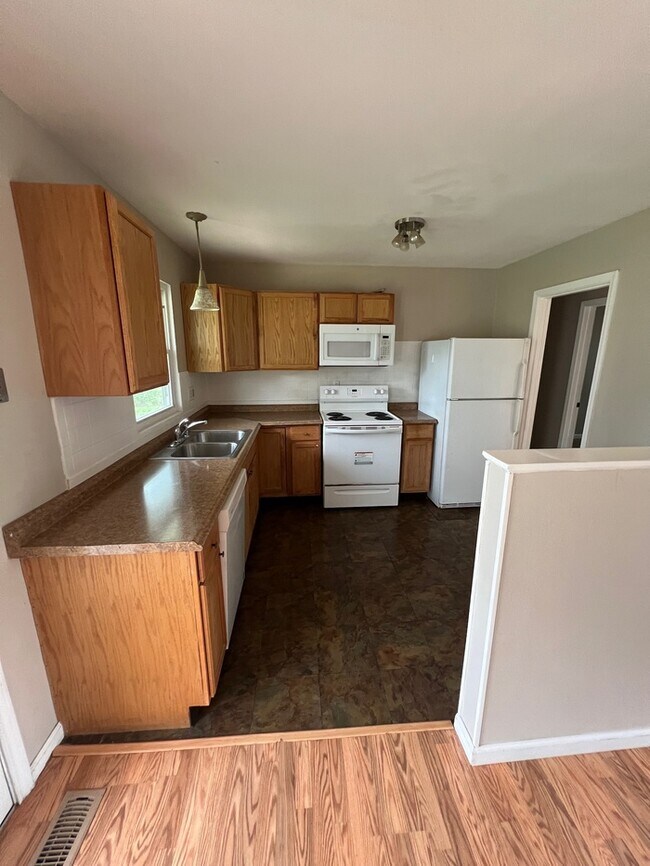 Building Photo - 304 Brightsand Ct