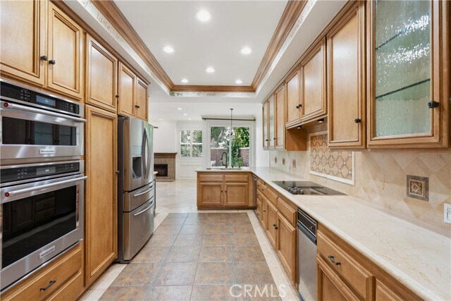 Building Photo - 6121 Greenbrier Dr