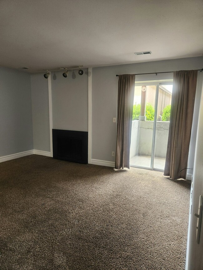 Building Photo - 5321 S 580 E