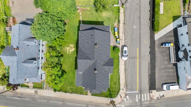 Building Photo - 1105 N Main St