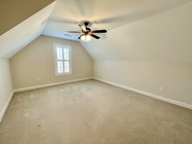 Building Photo - 4 Bed, 2 Bath Nest With Pool In Mariner's Pointe
