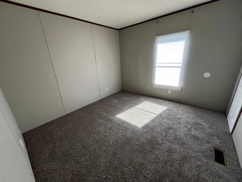 Building Photo - 66 Peach St