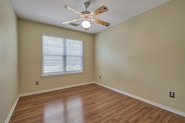 Building Photo - 59 W Gaslight Pl