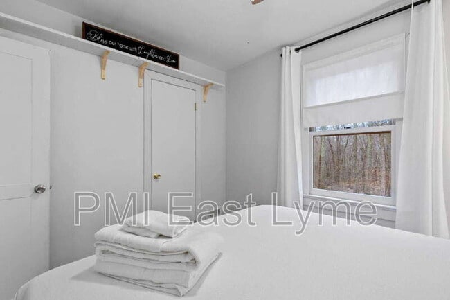 Building Photo - 15 Wiemes Ct