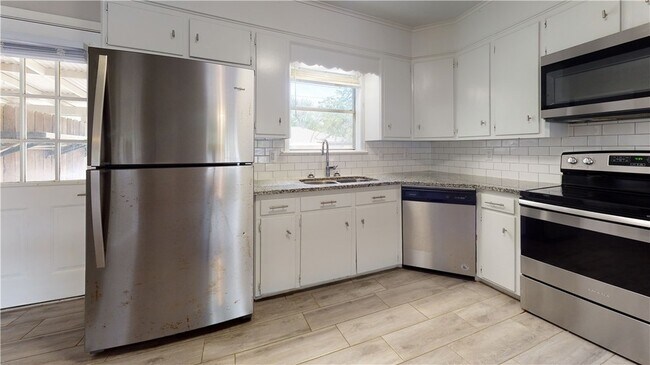 Building Photo - 3923 Olive St