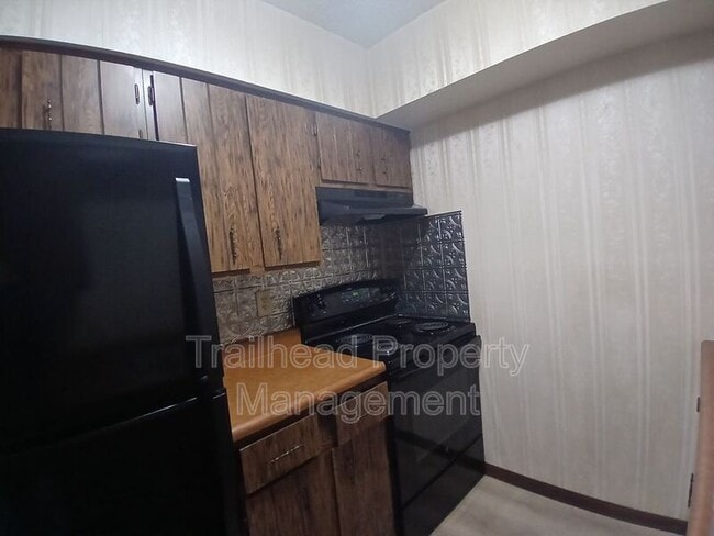 Building Photo - 1301 E Frederick St