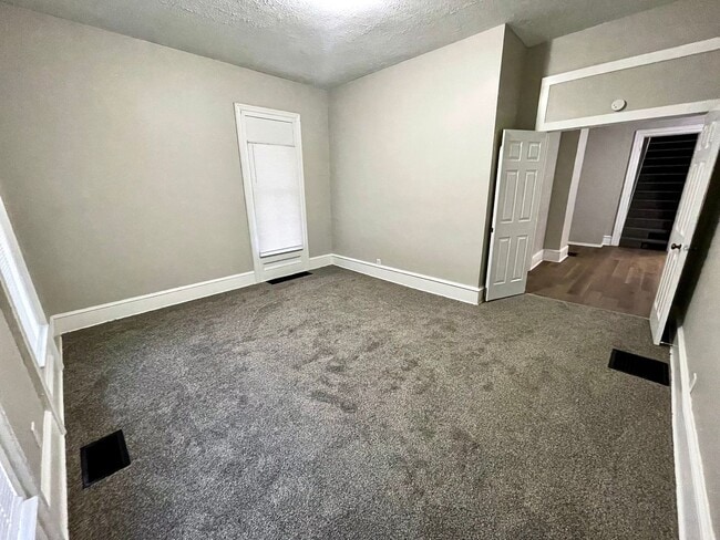 Building Photo - 650 W Ash St