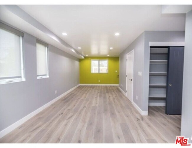 Building Photo - 1118 Heliotrope Dr