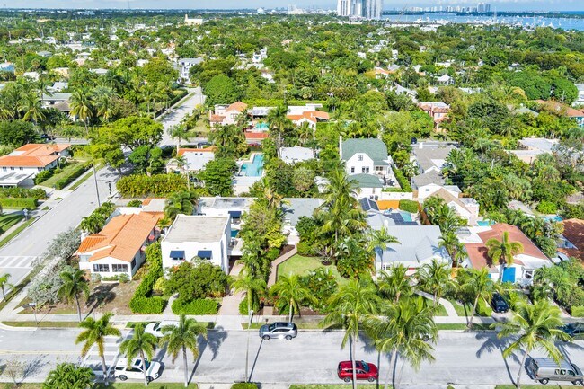 Building Photo - 439 28th St