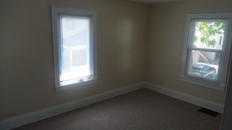 Building Photo - 540 Short St