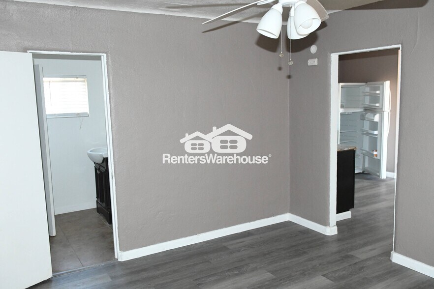 Building Photo - 210 N Casa Grande Ave