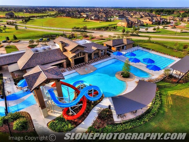 Building Photo - 3710 Turnpike Dr