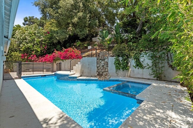 Building Photo - This beautifully updated 4-Bed, 2-Bath Home in Glenoaks Canyon is now available!