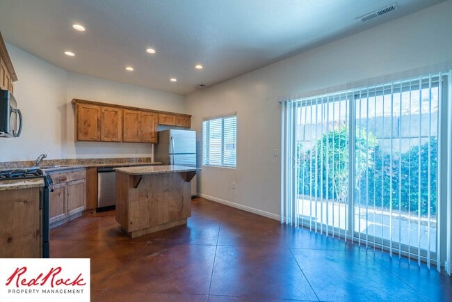 Building Photo - Dog Friendly, Stunning home in Southgate T...