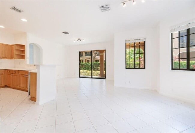 Building Photo - 2692 Center Ct Dr