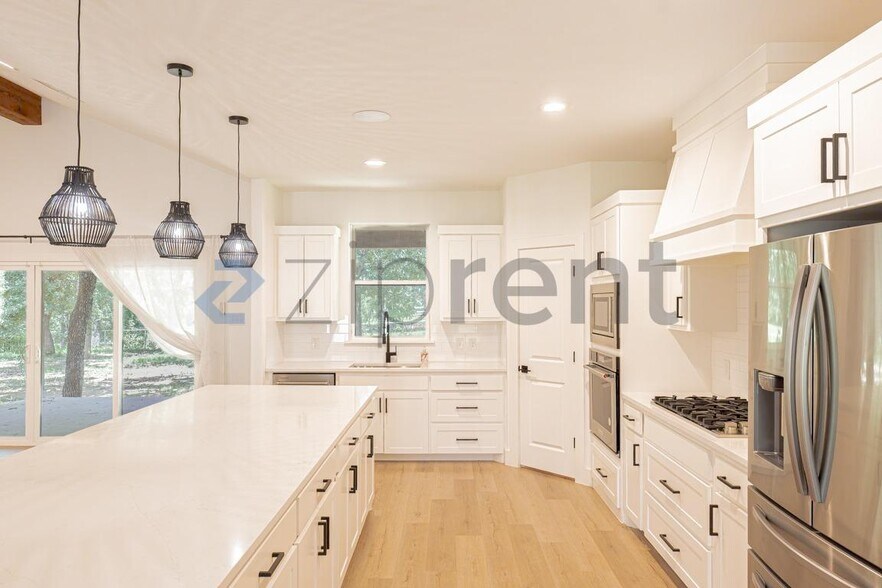 Building Photo - 9705 Lancelot Cir