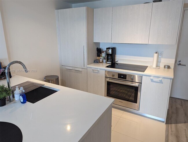 Building Photo - 501 NE 31st St