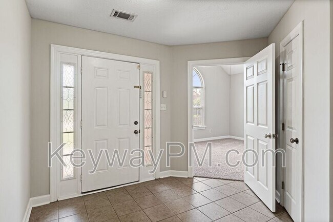 Building Photo - 633 Ventana Dr