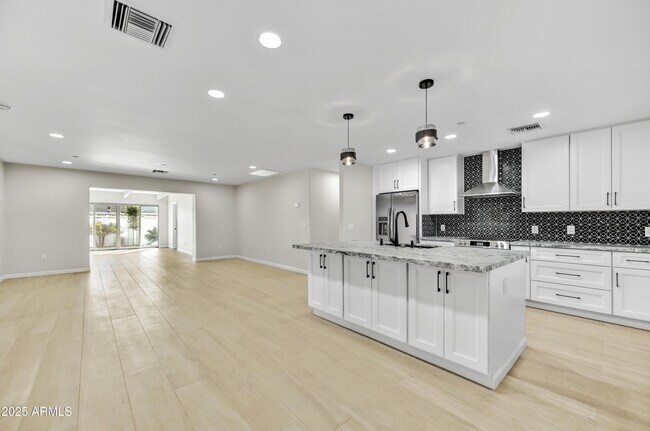Building Photo - 2223 N 74th St