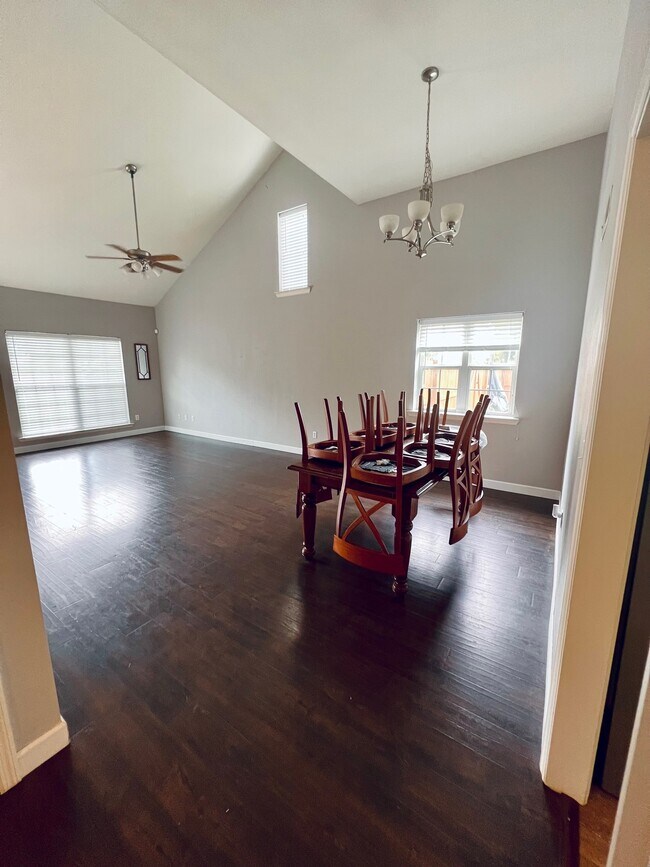 Building Photo - 128 Meadowland Dr