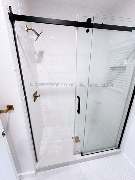 Bathroom - 2417 14th Ave S