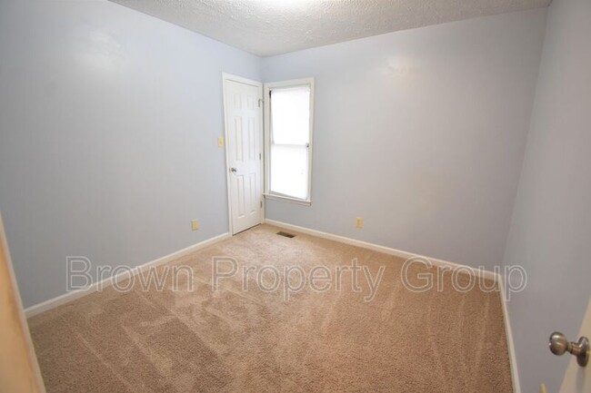 Building Photo - 711 Alexwood Dr