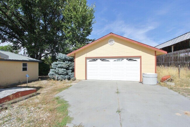 Building Photo - 3720 Frozen Dog Rd