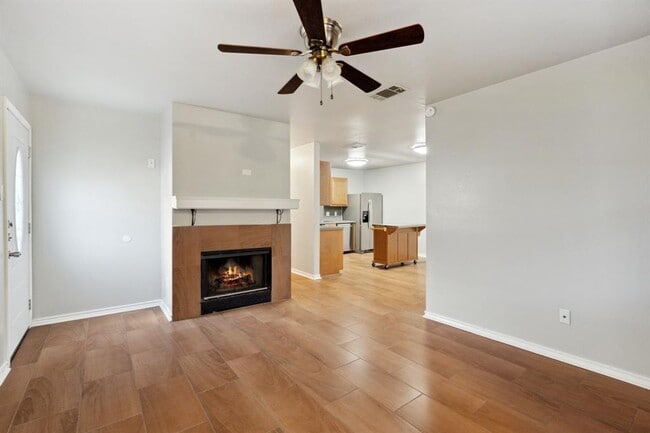 Building Photo - 2907 Kestrel Dr