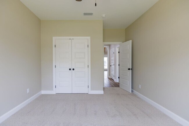 Building Photo - 3061 Houser Wy