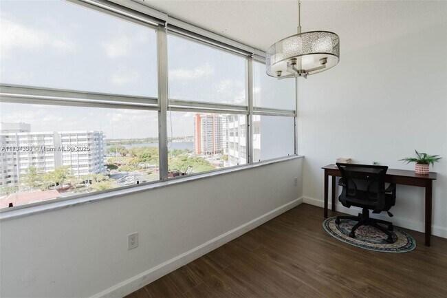 Building Photo - 1300 NE Miami Gardens Dr