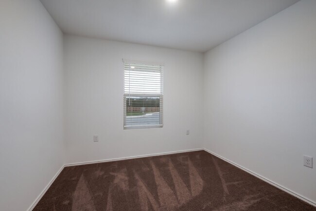 Building Photo - Stunning New 4-Bedroom Home with Upgrades in Mission del Lago.