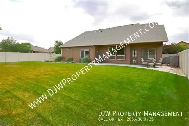 Building Photo - 2734 E Romeo Dr