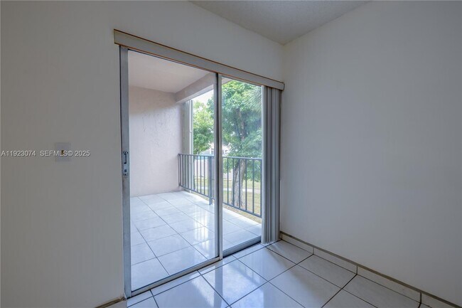 Building Photo - 1900 W 68th St