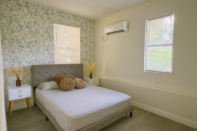 Building Photo - 8622 N 39th St