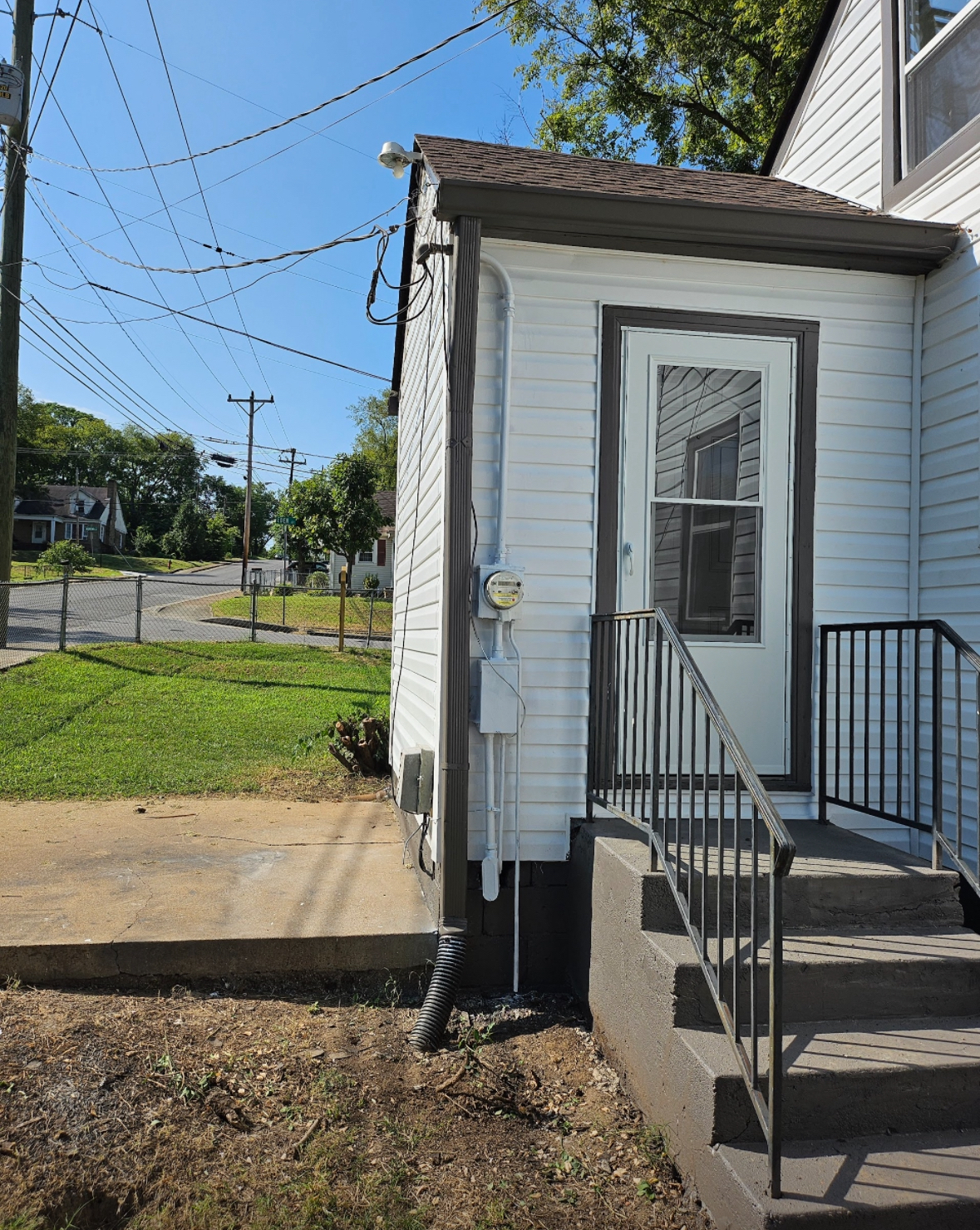 PATIO/BACK DOOR - 2400 Eden St